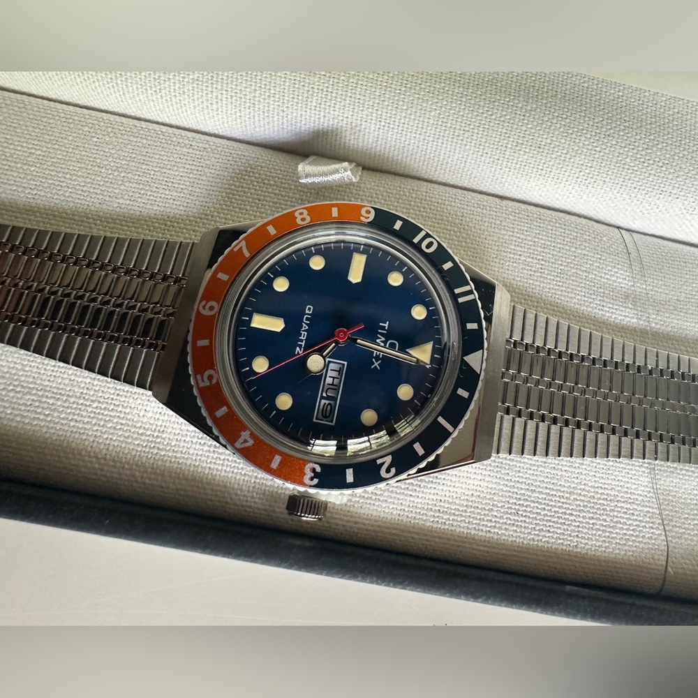 Q TIMEX REISSUE NAVY DIAL WITH NAVY/ORANGE BEZEL BRACELET WATCH